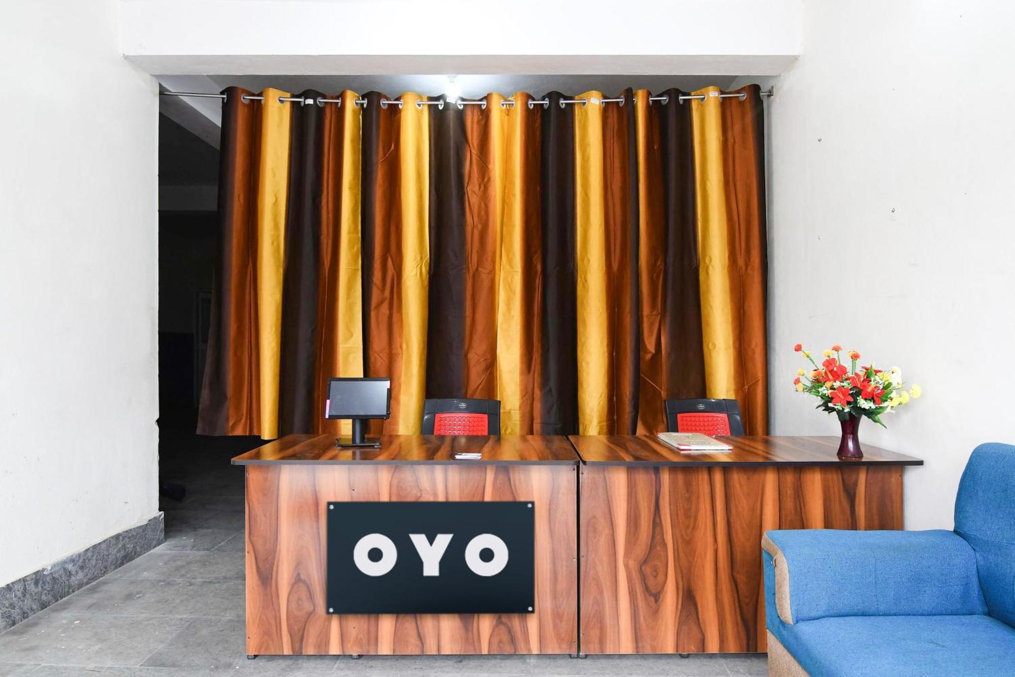 Hotel O Silk City Palace Brahmapur Esterno foto