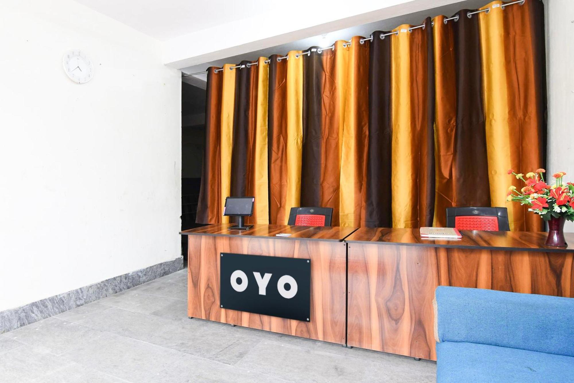 Hotel O Silk City Palace Brahmapur Esterno foto